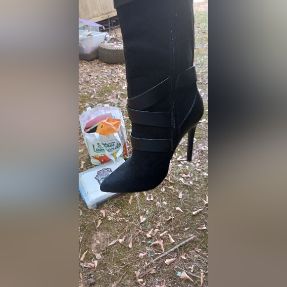 Thigh high boots - Picture 4 of 9